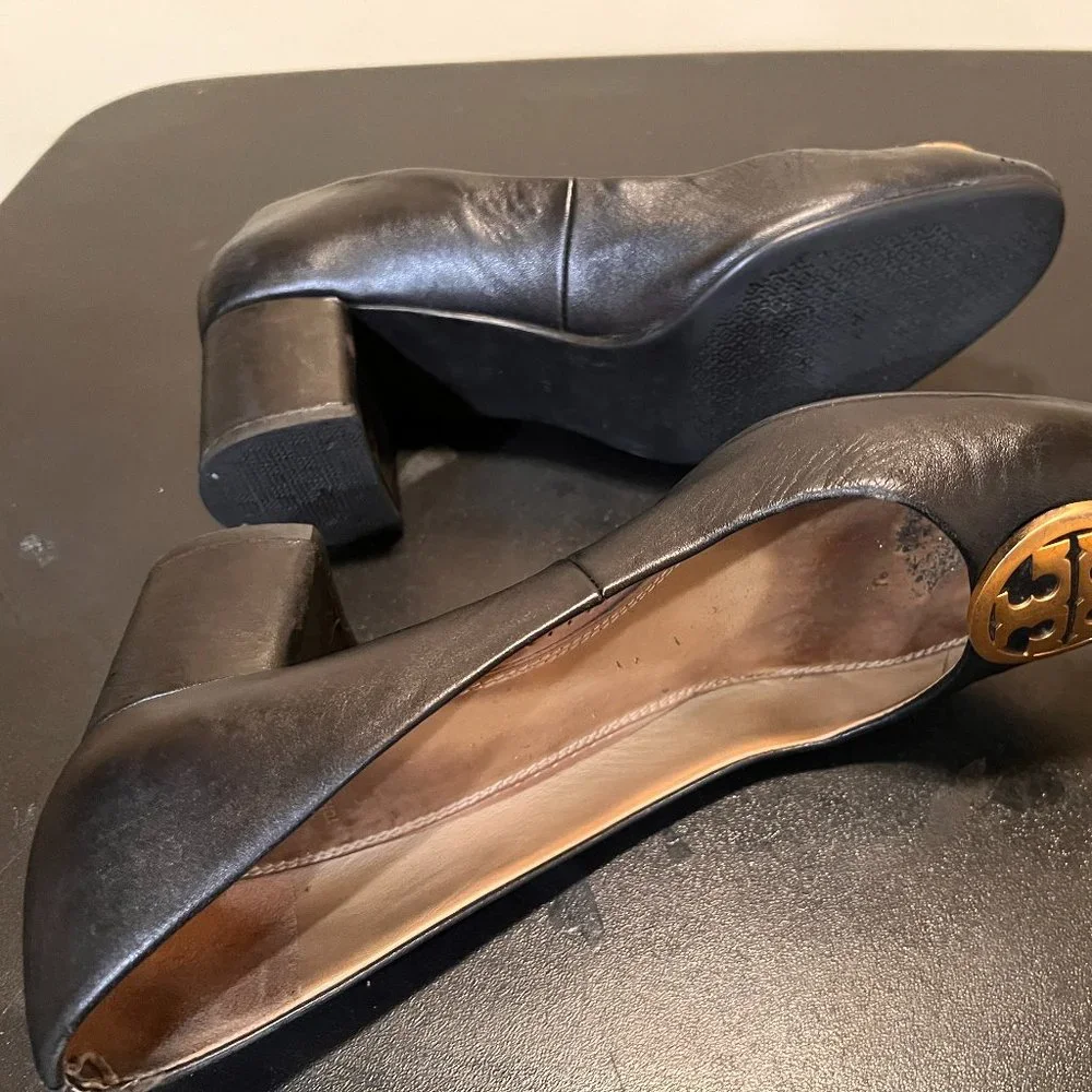 Troy Burch size 10 black heel pumps